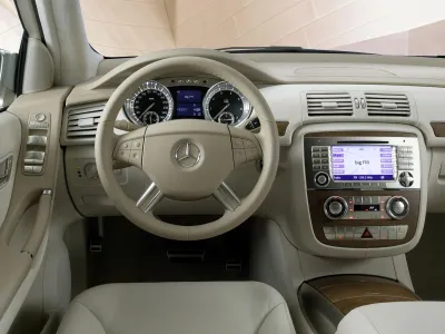 R 300